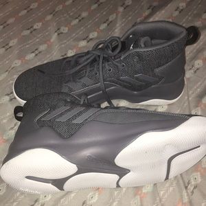 Addias foam’s shoes